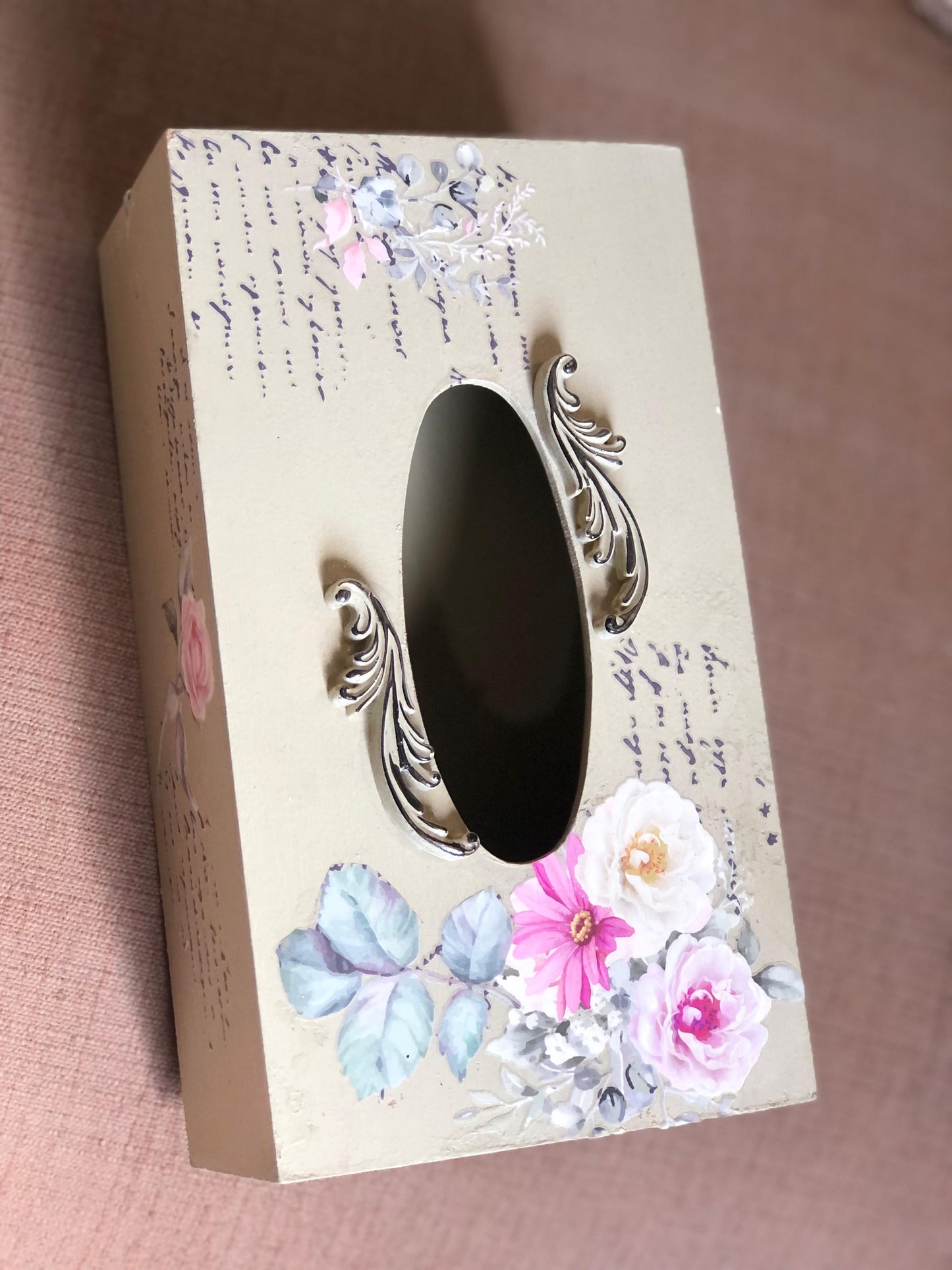 Hand-Painted Wooden Tissue Box - Classic Floral Script
