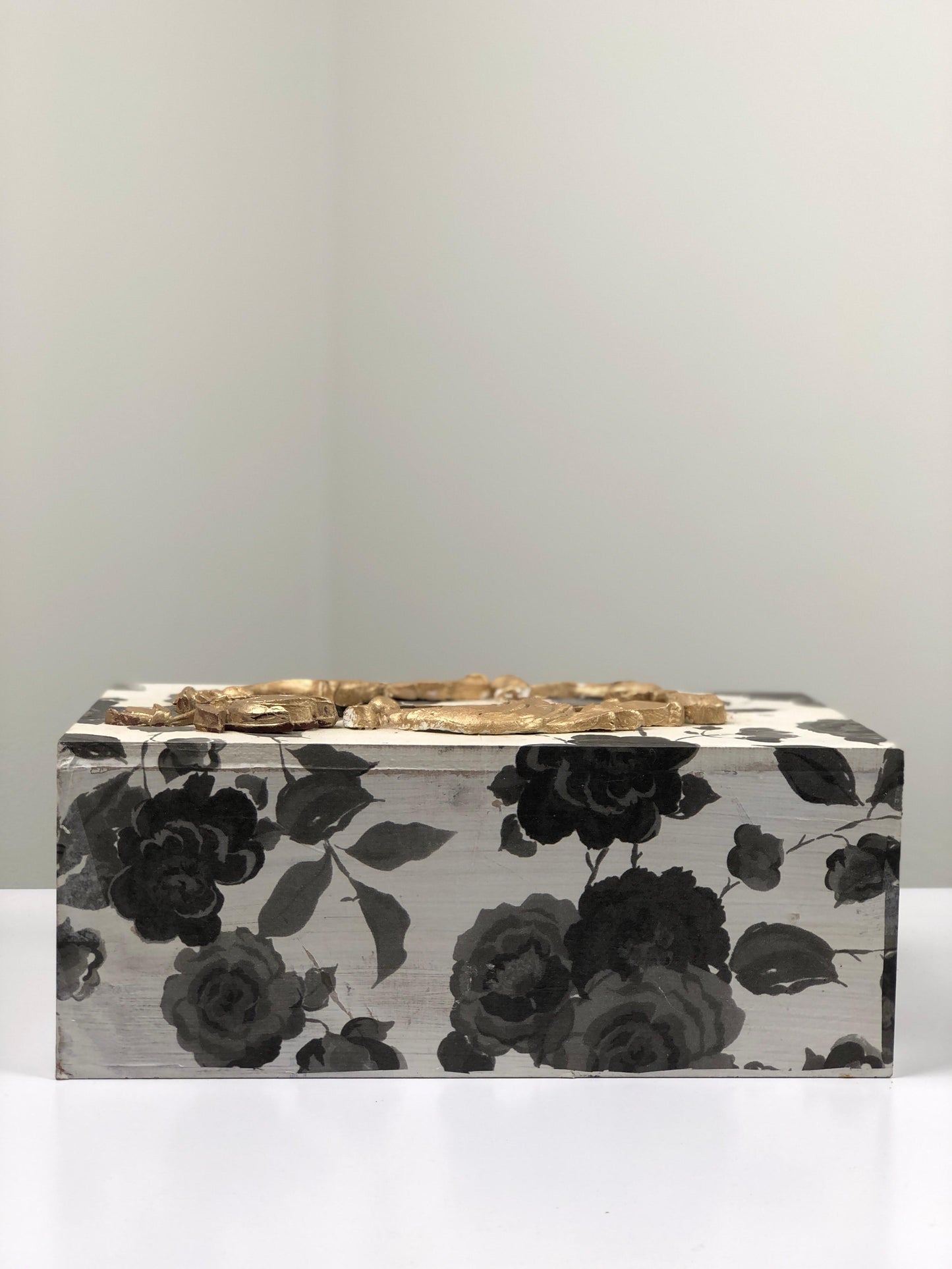 Hand-Painted Wooden Tissue Box - Monochrome Floral Gold Accents