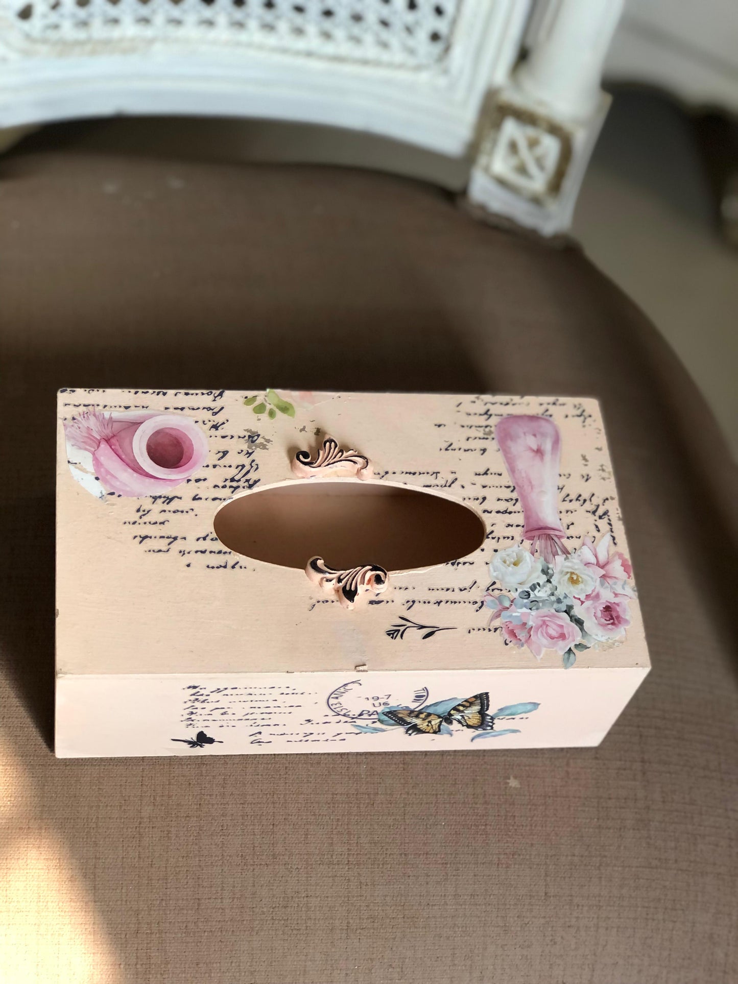 Hand-Painted Wooden Tissue Box - Shabby Chic Pink Rose Script