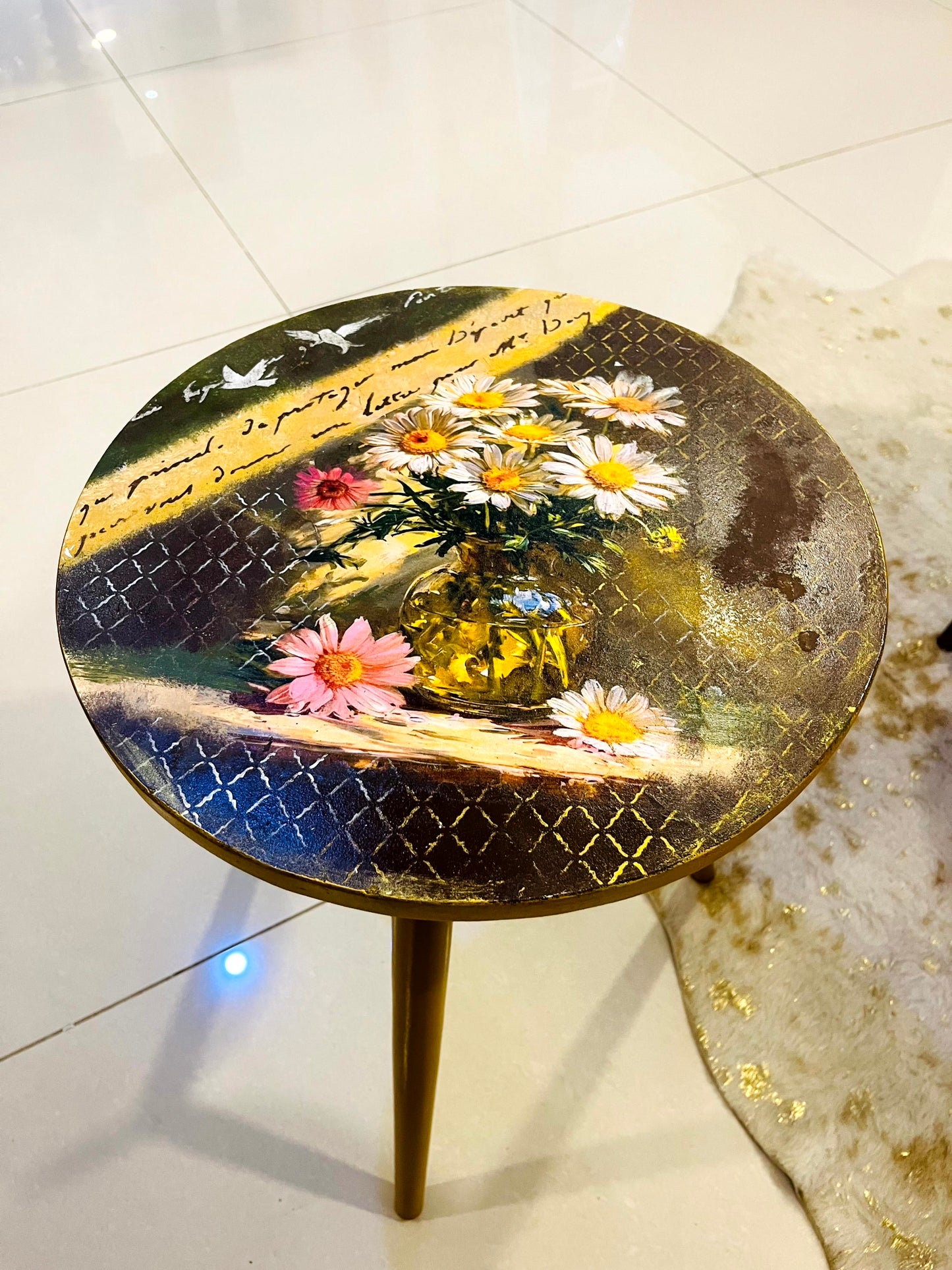 Wood Table - Hand-Painted Roses Pot Design Round Table