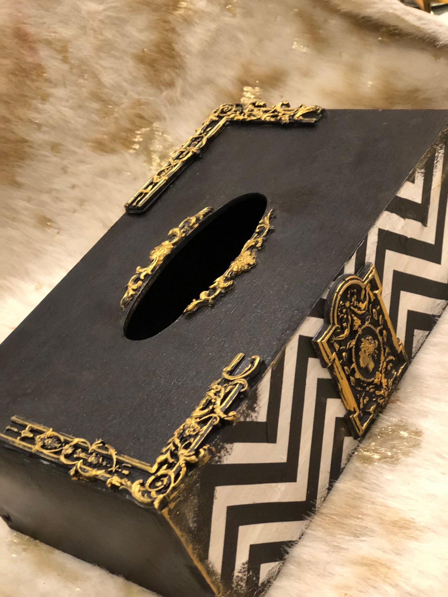 Handcrafted Wooden Tissue Box – Black with White Zigzag & Calligraphy Border