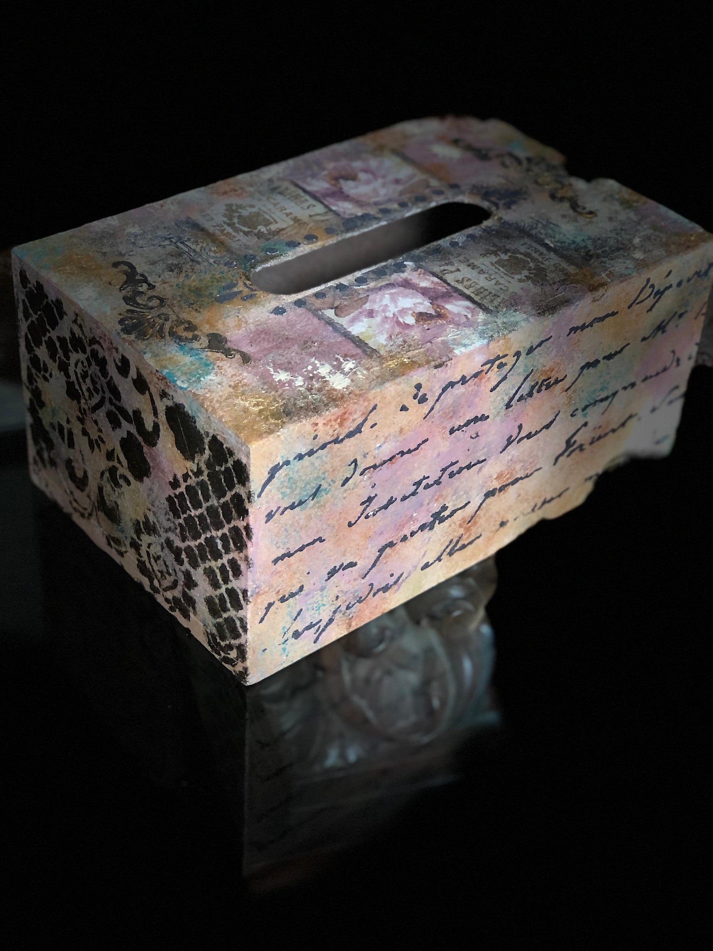 Hand-Painted Wooden Tissue Box – Colorful Calligraphy & Artistic Design