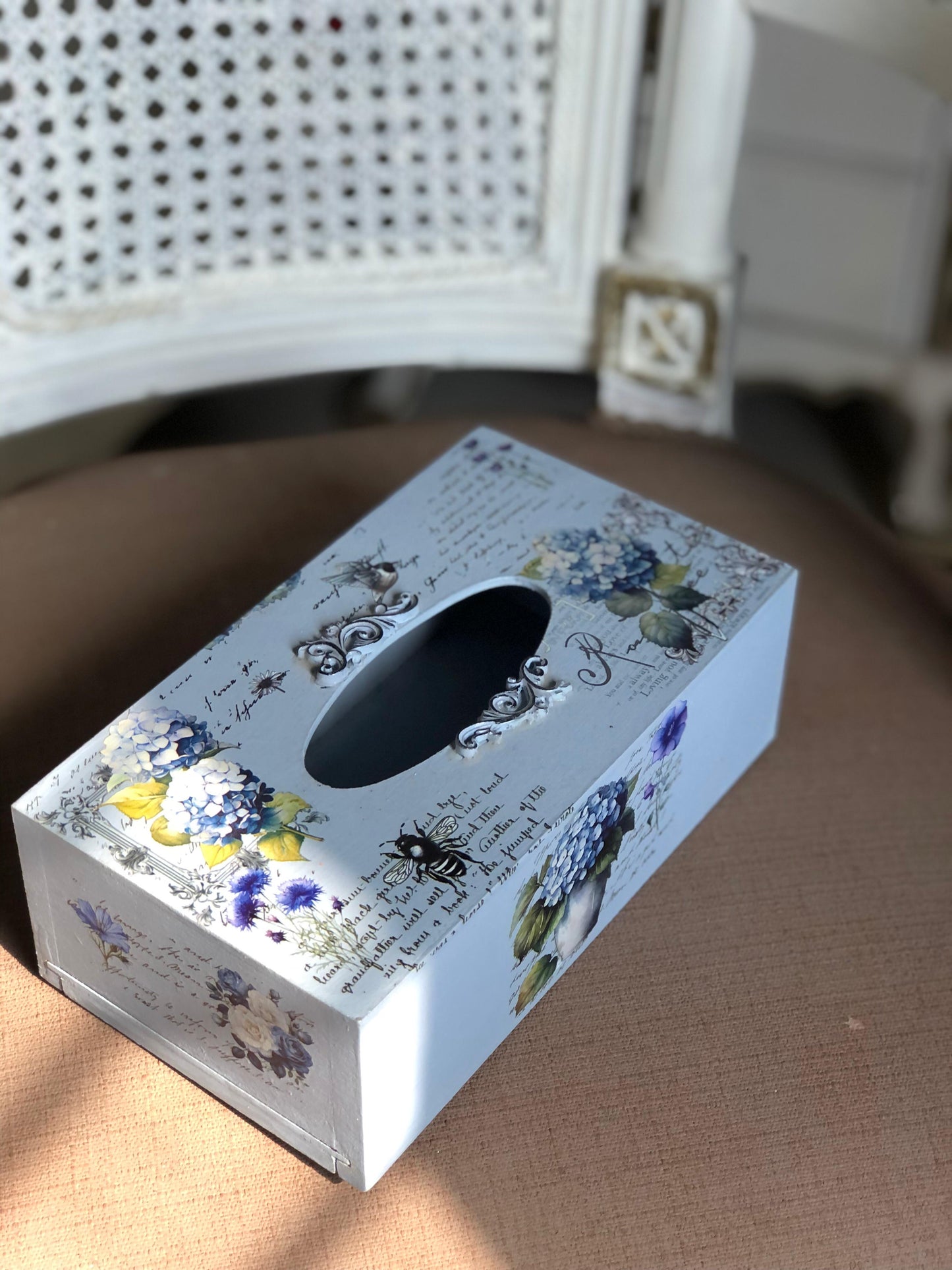 Hand-Painted Wooden Tissue Box - Vintage Blue Hydrangea